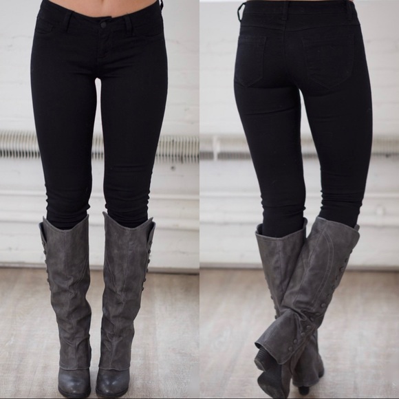 ✨LAST ONE✨MADE FOR YOU MID RISE SKINNY JEANS-BLACK - Picture 3 of 3